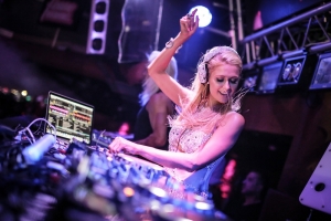 Paris Hilton, Dj Amnesia Foam &amp; Diamonds