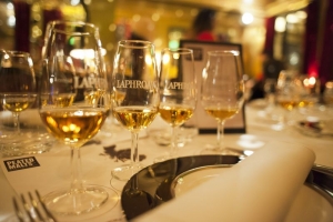 Bar Mut Barcelona presenta los whiskies Peated Malts