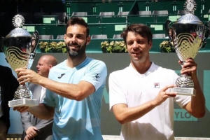 Marcel Granollers y Horacio Zeballos vse imponenen en la final de dobles de Halle