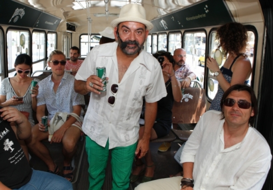 José Corbacho - guía turistico del Perrier Beach Bus