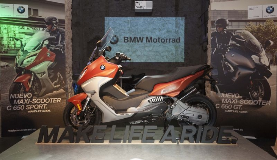 BMW presenta sus Scooters C 650 Sport y C650 Gt en la antigua fábrica Moritz de Barcelona