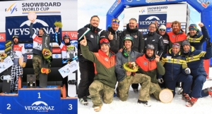 Lucas Eguibar se impone en la Copa del Mundo de snowboard cross FIS de Veysonnaz (Suiza)