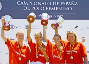 Katie Mckinney, Alicia Gariador, Clara Cassino y Eva Bruhl