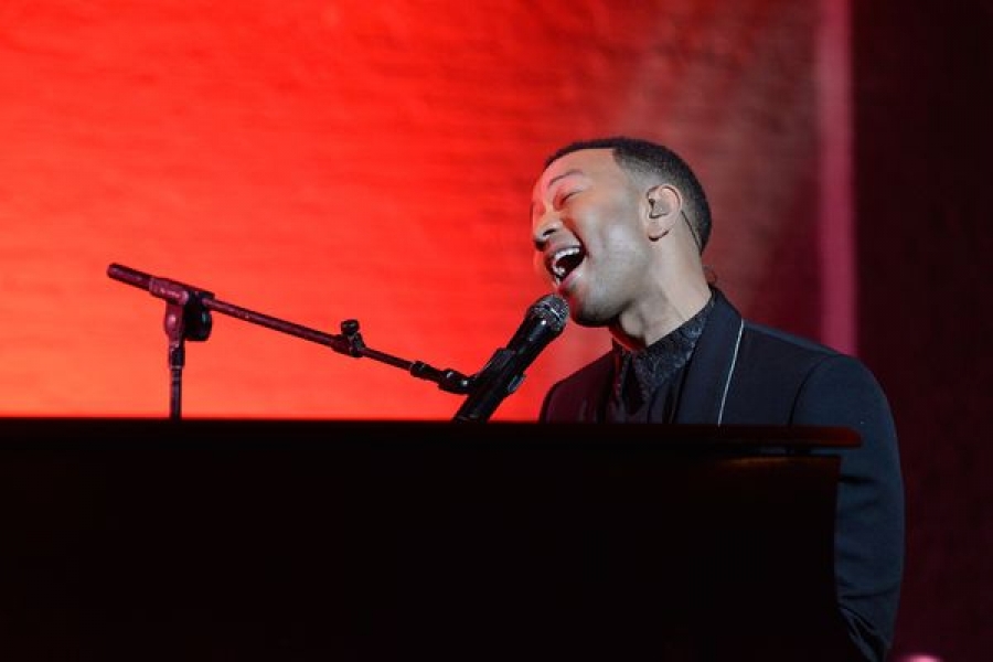 JOHN LEGEND