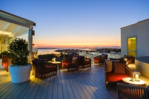 Disfruta del mejor atardecer del mediterráneo en la terraza del Hotel Five Flowers Hotel &amp; Spa Formentera