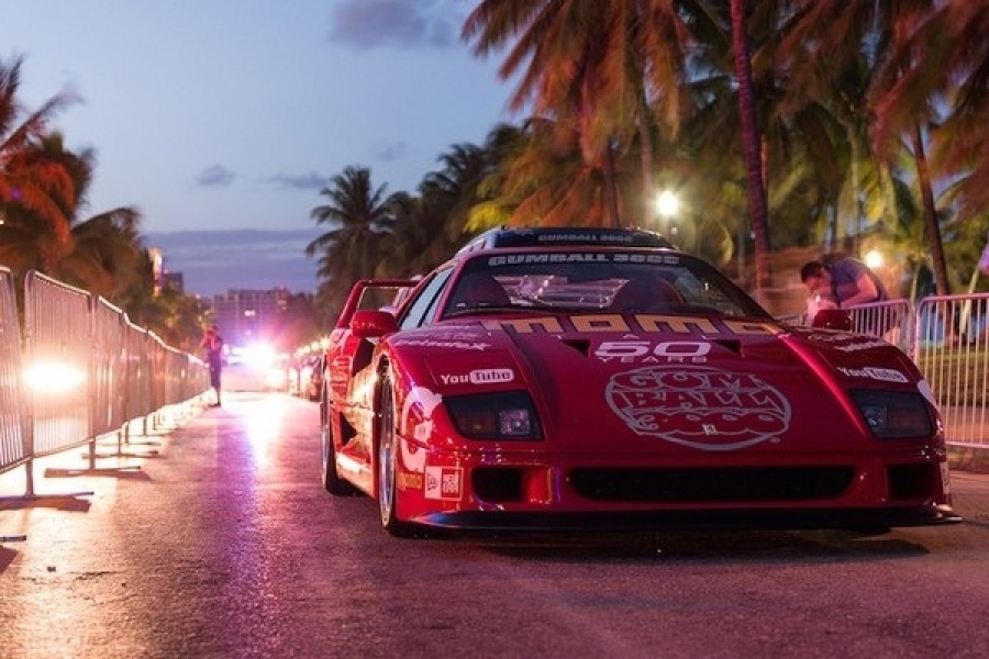 La Gumball 3000 de 2014 pasa por Barcelona y termina en Ibiza