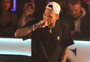 Chris Brown arrasó en su primer concierto en España