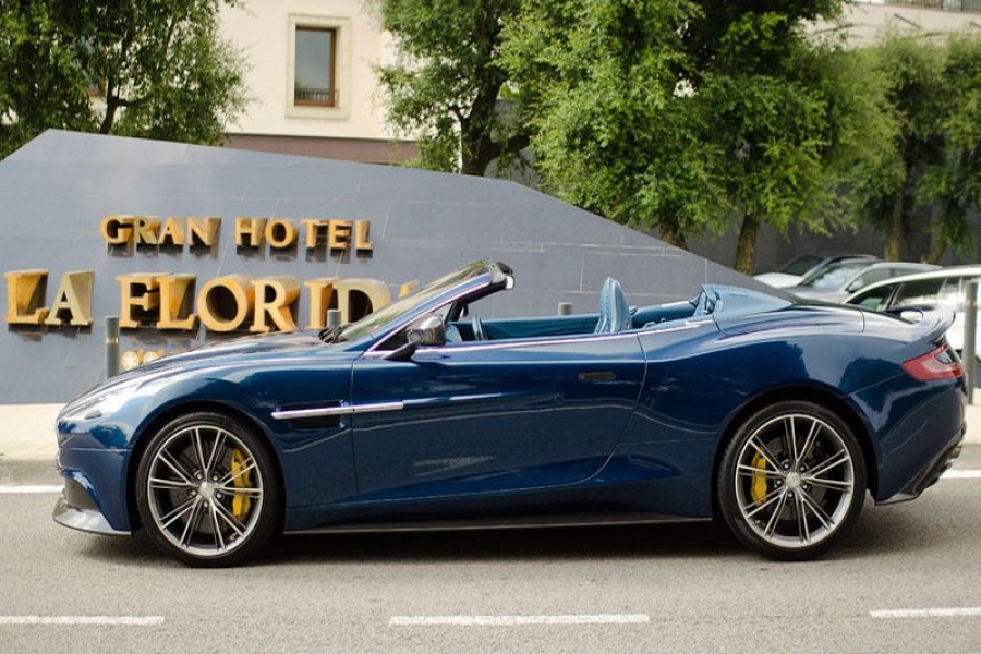 Aston Martin Vanquish Volante