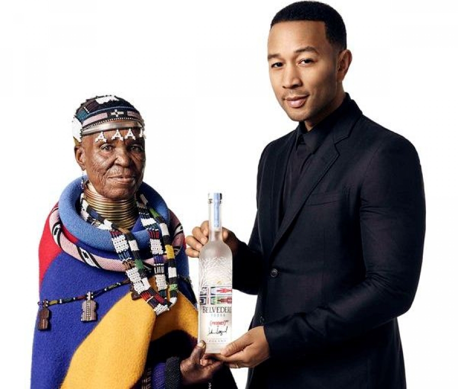 Esther Mahlangu y John Legend