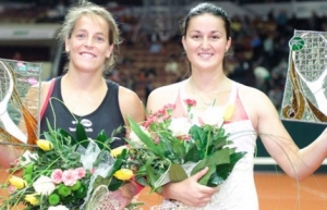 Lara Arruabarrena y Lourdes Domínguez ganan el dobles en Katowice