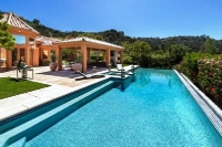 Piscina de la mansion de Bruno Mars