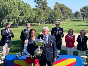 Cayetana Fernández conquista la Copa S. M. La Reina de Golf