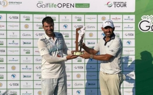 Pablo Larrazábal y su caddie Raúl Quirós