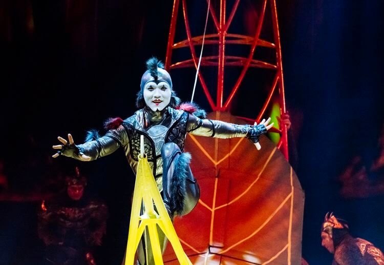 IESPECTÁCULO OVO DE CIRQUE DU SOLEIL